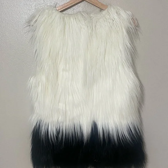 Nieman Marcus Faux Fur Vest in Black and White - Picture 2 of 5